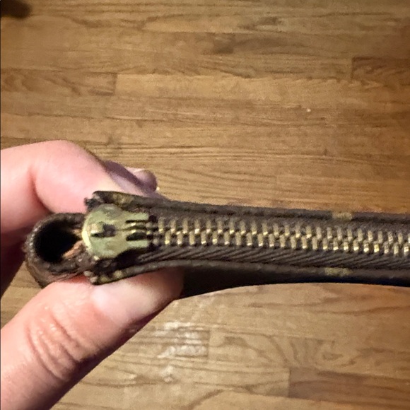 Authentic Louis Vuitton Pochette - Picture 7 of 7